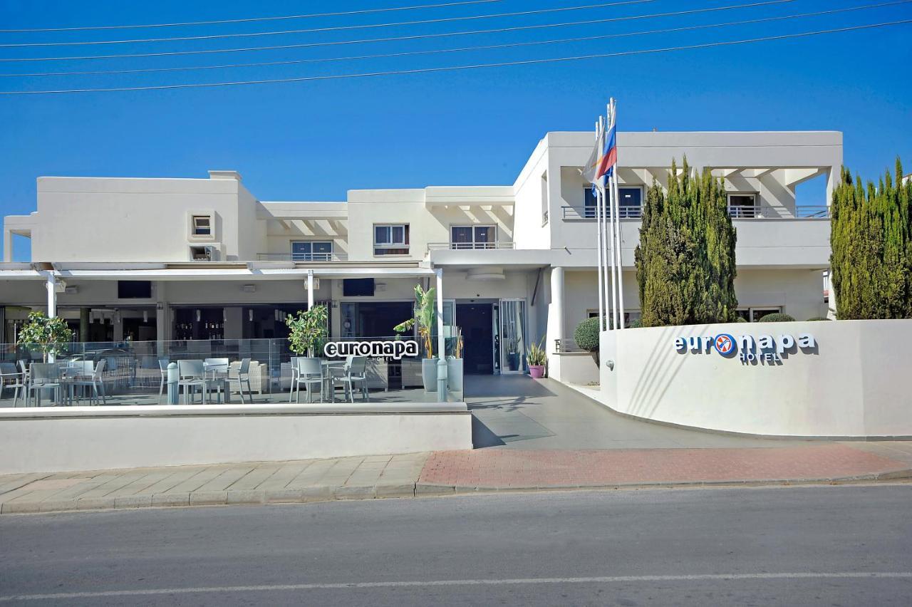 Euronapa Hotel Apartments ไอยานาปา ภายนอก รูปภาพ