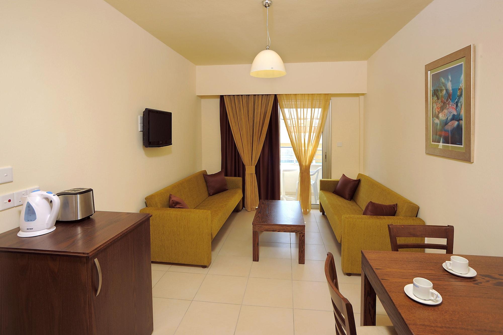 Euronapa Hotel Apartments ไอยานาปา ภายนอก รูปภาพ
