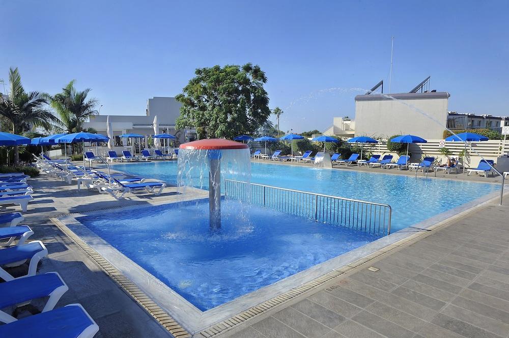 Euronapa Hotel Apartments ไอยานาปา ภายนอก รูปภาพ