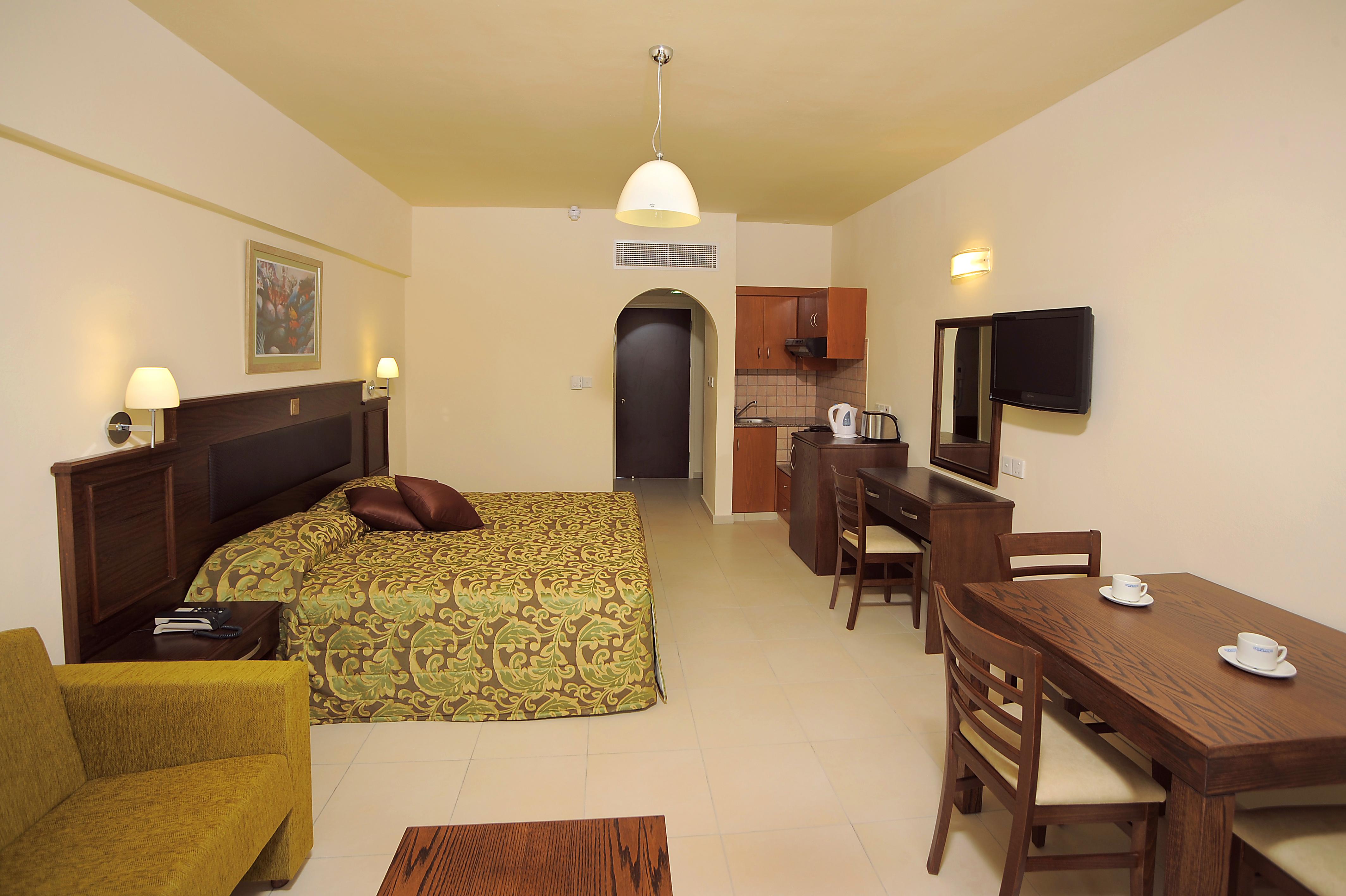Euronapa Hotel Apartments ไอยานาปา ภายนอก รูปภาพ