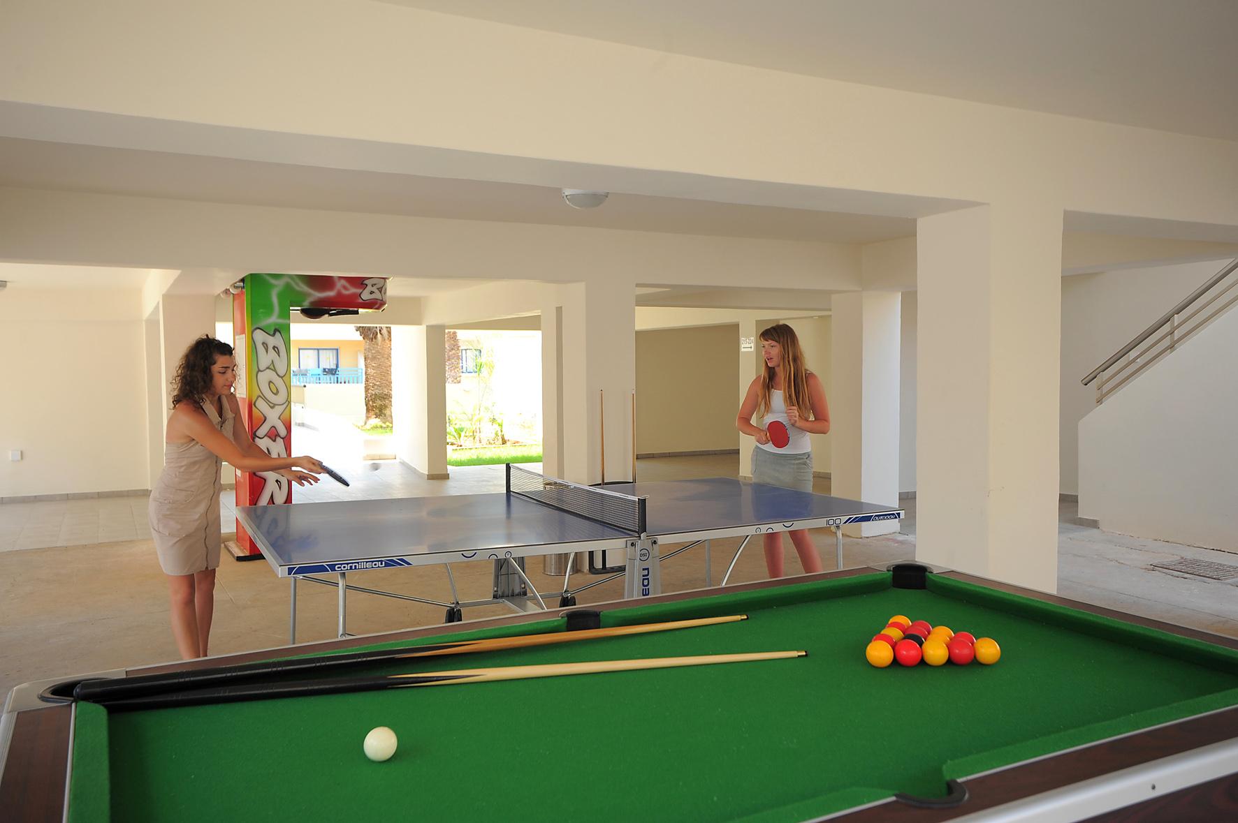 Euronapa Hotel Apartments ไอยานาปา ภายนอก รูปภาพ