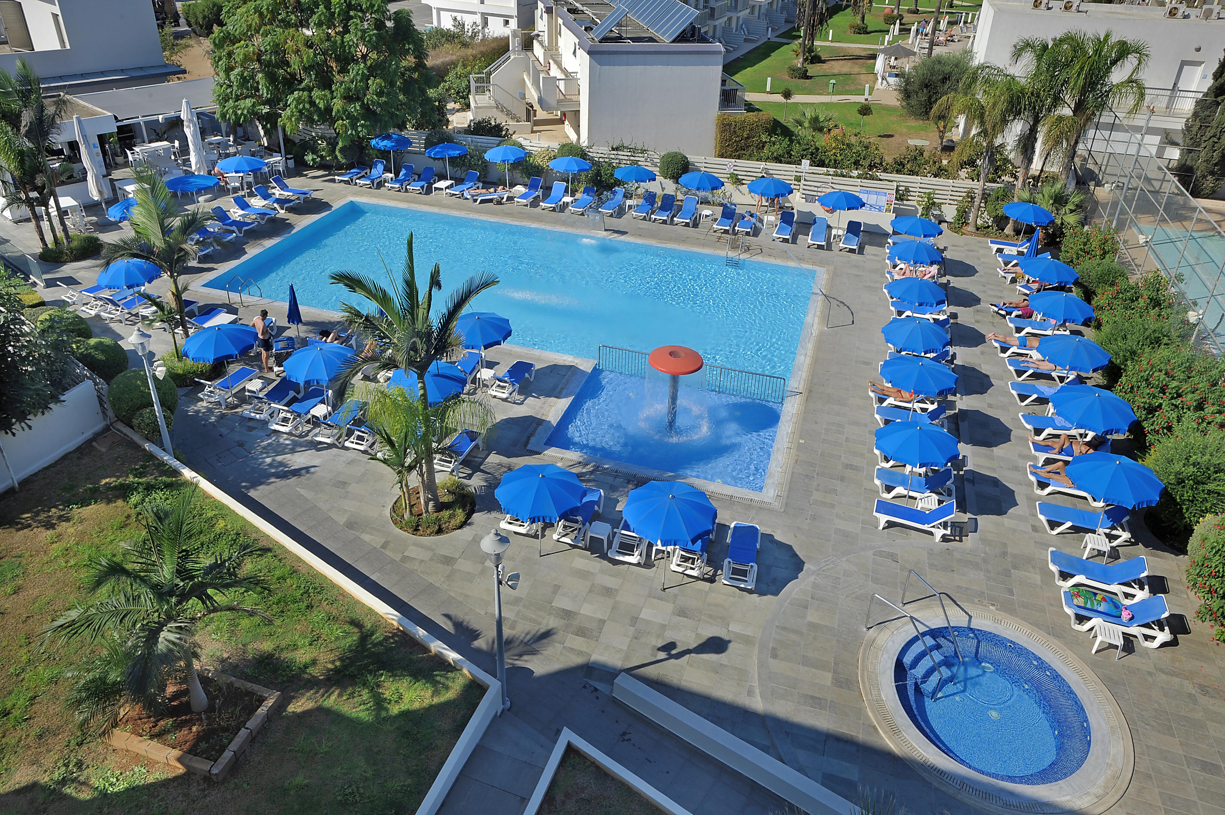 Euronapa Hotel Apartments ไอยานาปา ภายนอก รูปภาพ