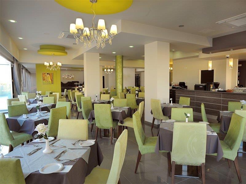 Euronapa Hotel Apartments ไอยานาปา ภายนอก รูปภาพ